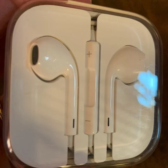 Apple Genuine EarPods - Picture 4 of 4